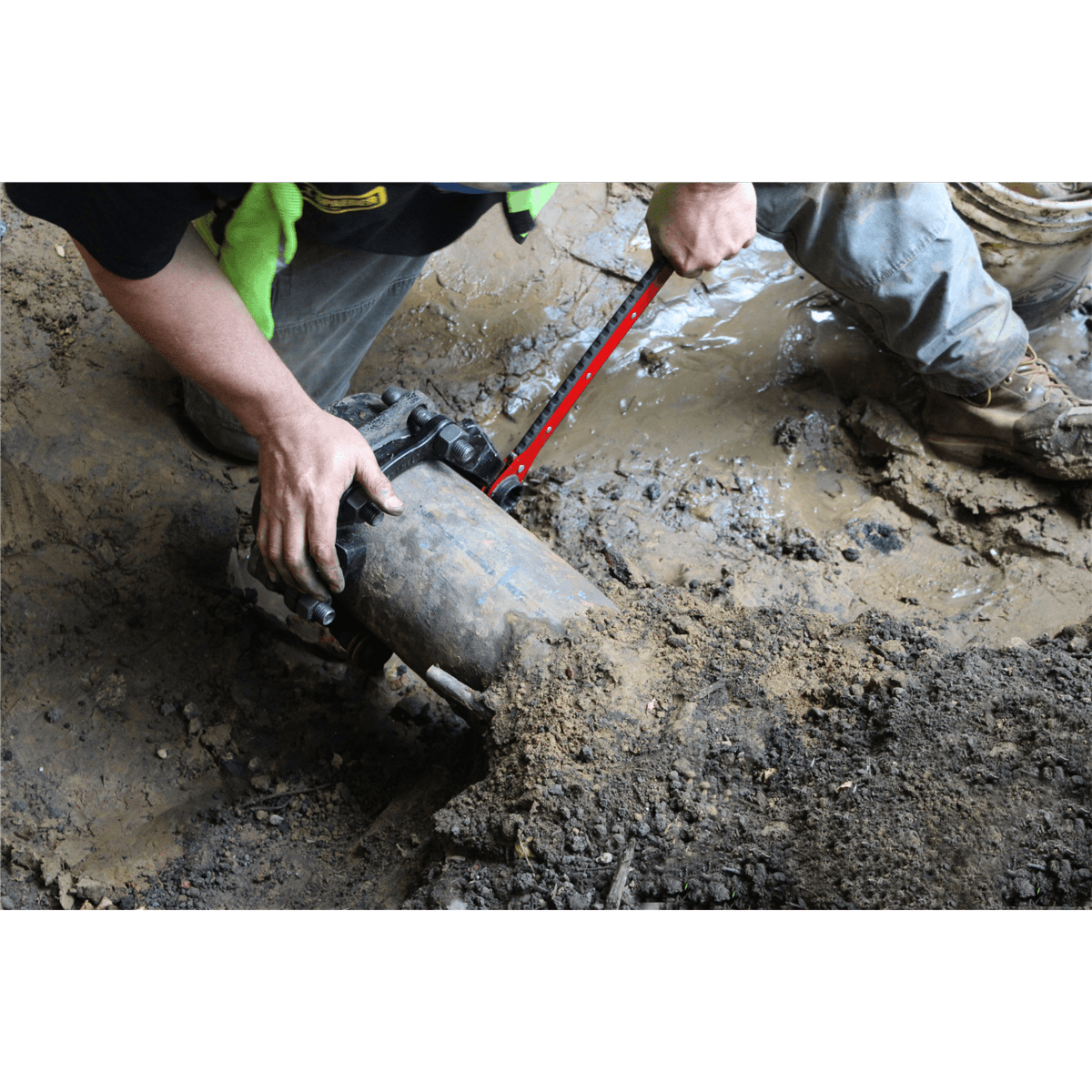 Reed Thru Bolt Ratchet Wrench, 4 Sockets