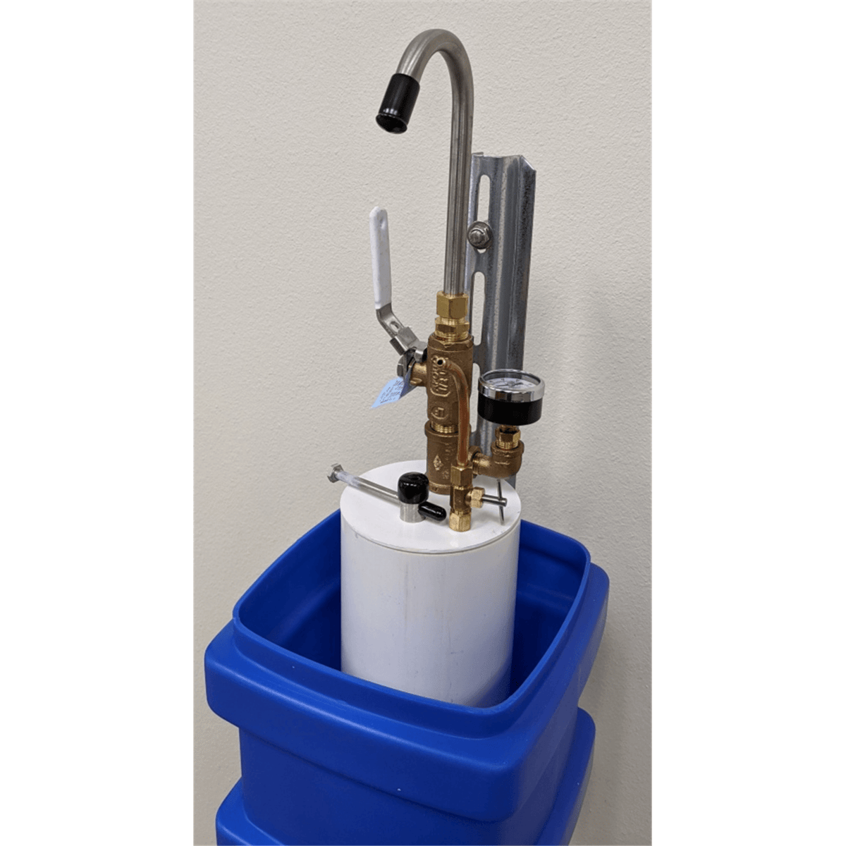 Water Plus Corp Add a 0-160 PSI Pressure Gauge to Any 301 Above Grade Sampling Station