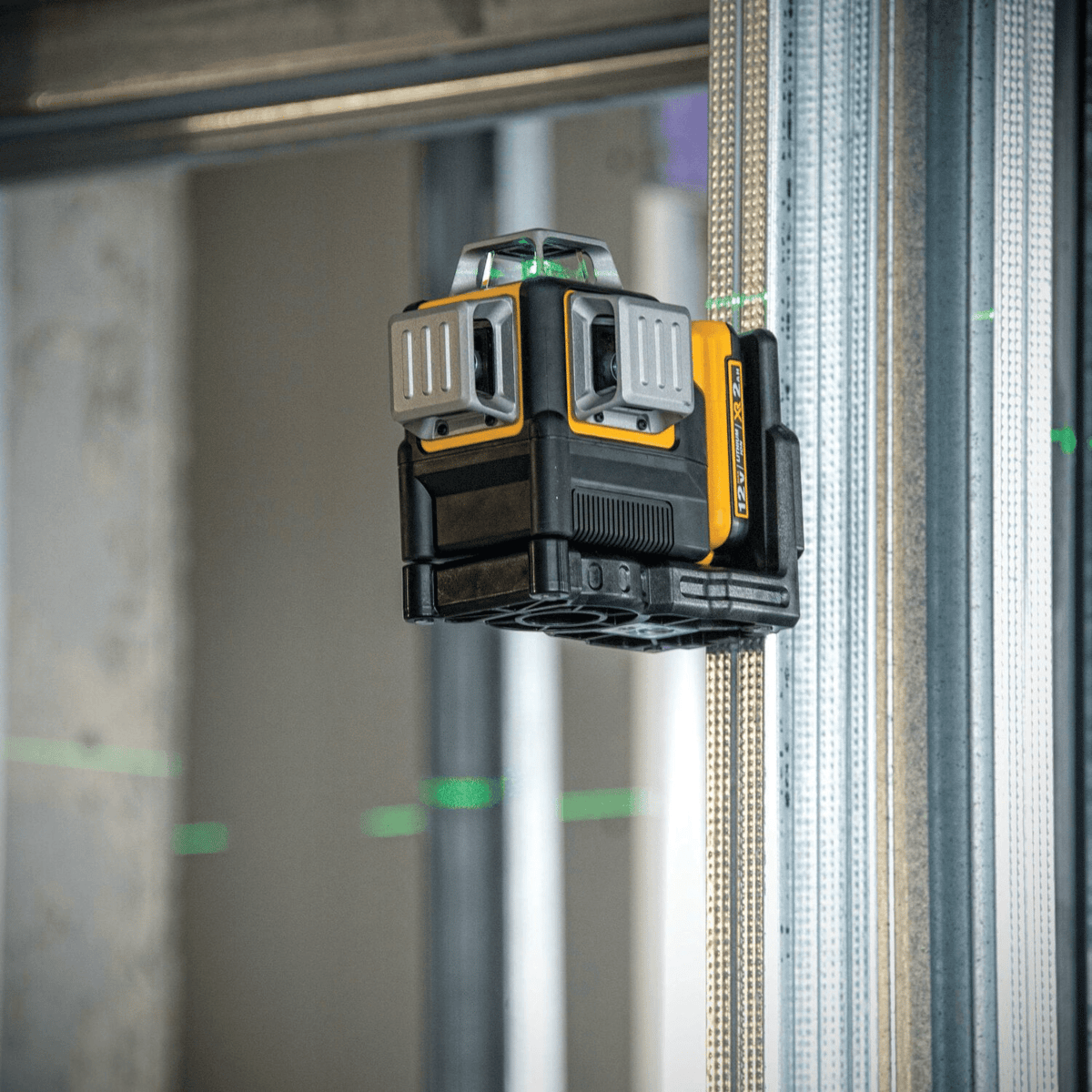DEWALT 12V MAX 3 x 360 Green Line Laser