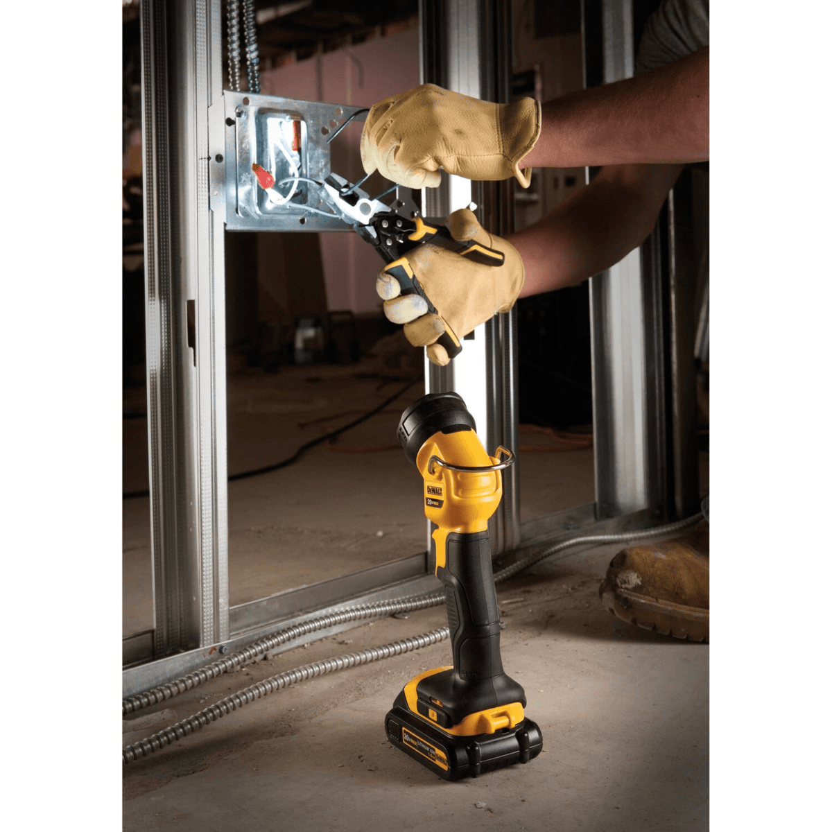 DEWALT 20V MAX Cordless LED Work Light