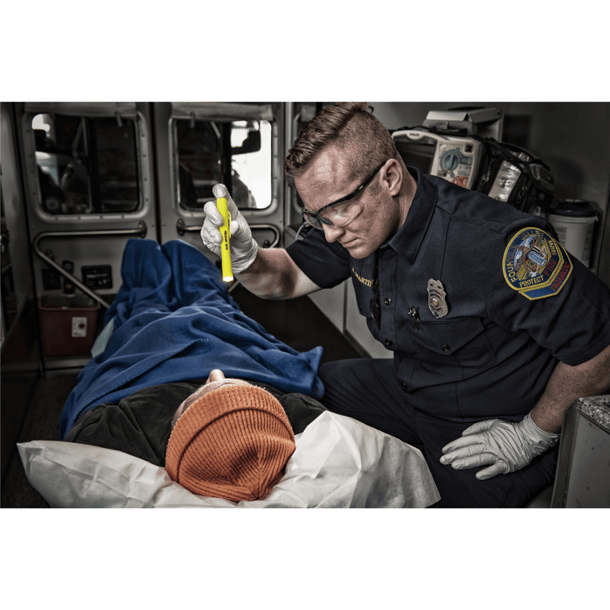 Pelican™ 1975 Safety Rated Penlight, Safety Yellow