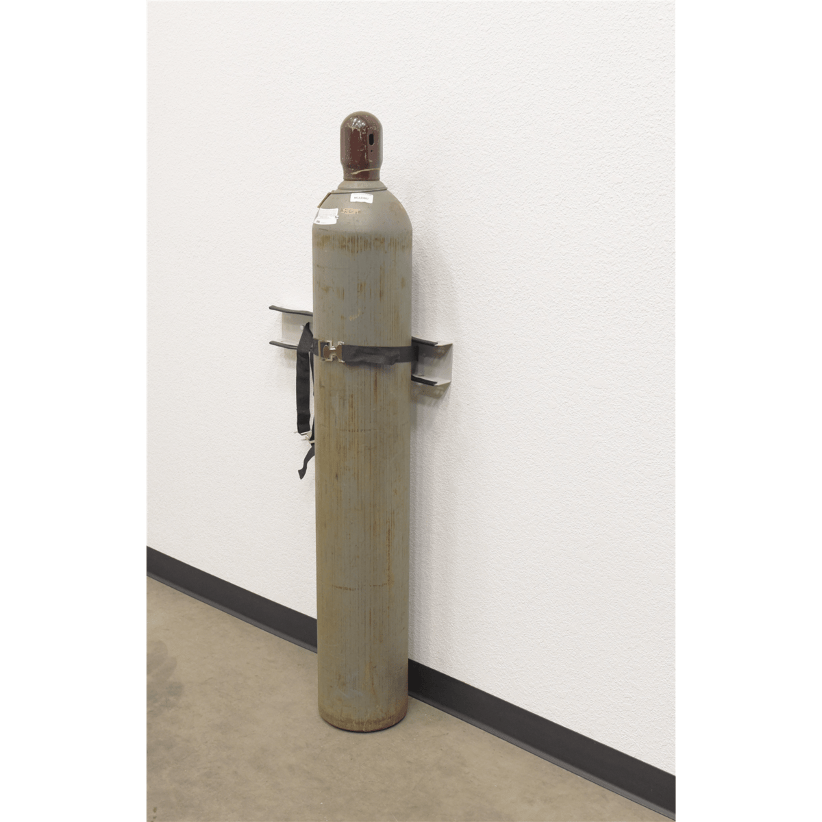 Vestil Steel Wall-Mounted 2 Cylinder Bracket CB-W-2S