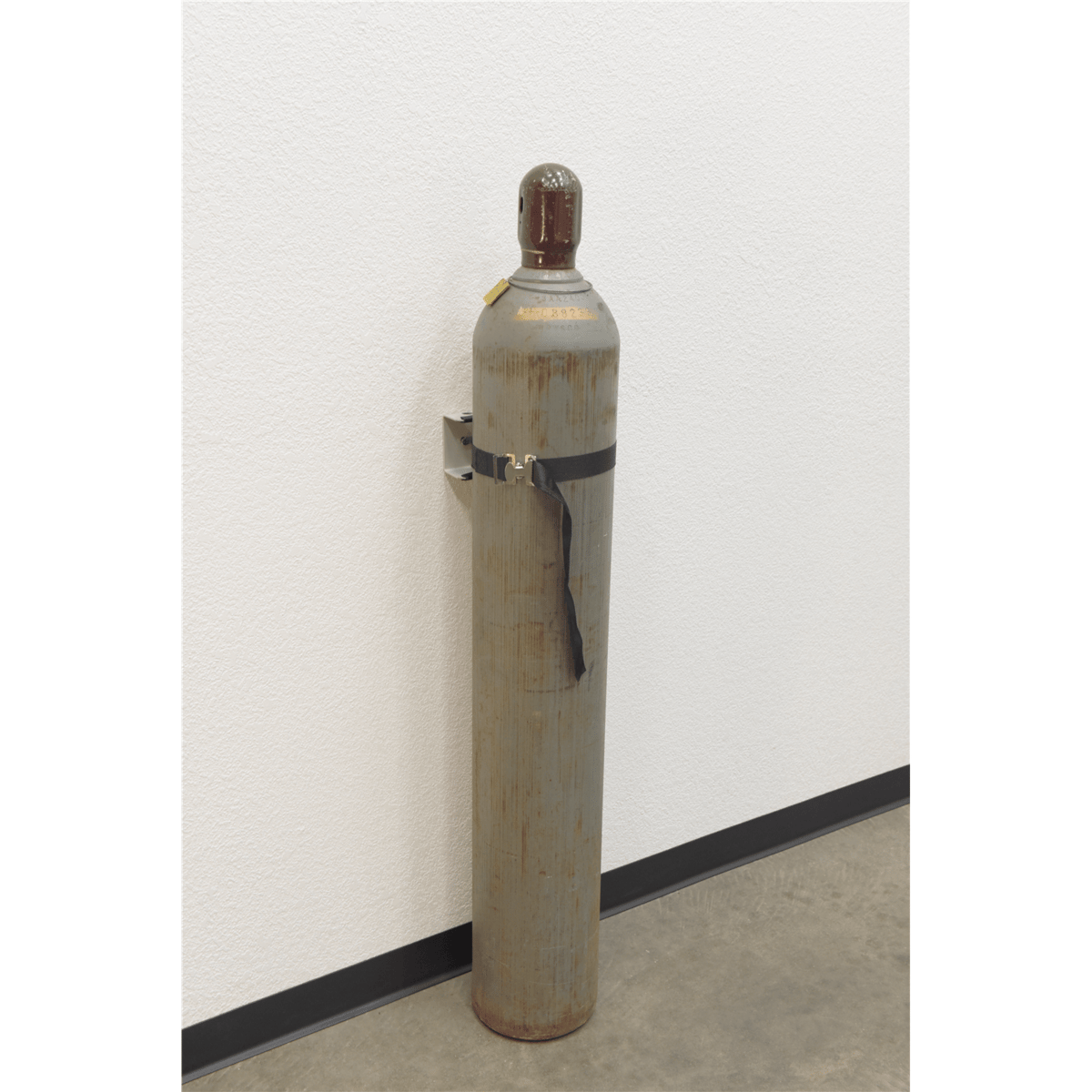 Vestil Steel Wall-Mounted 1 Cylinder Bracket CB-W-S