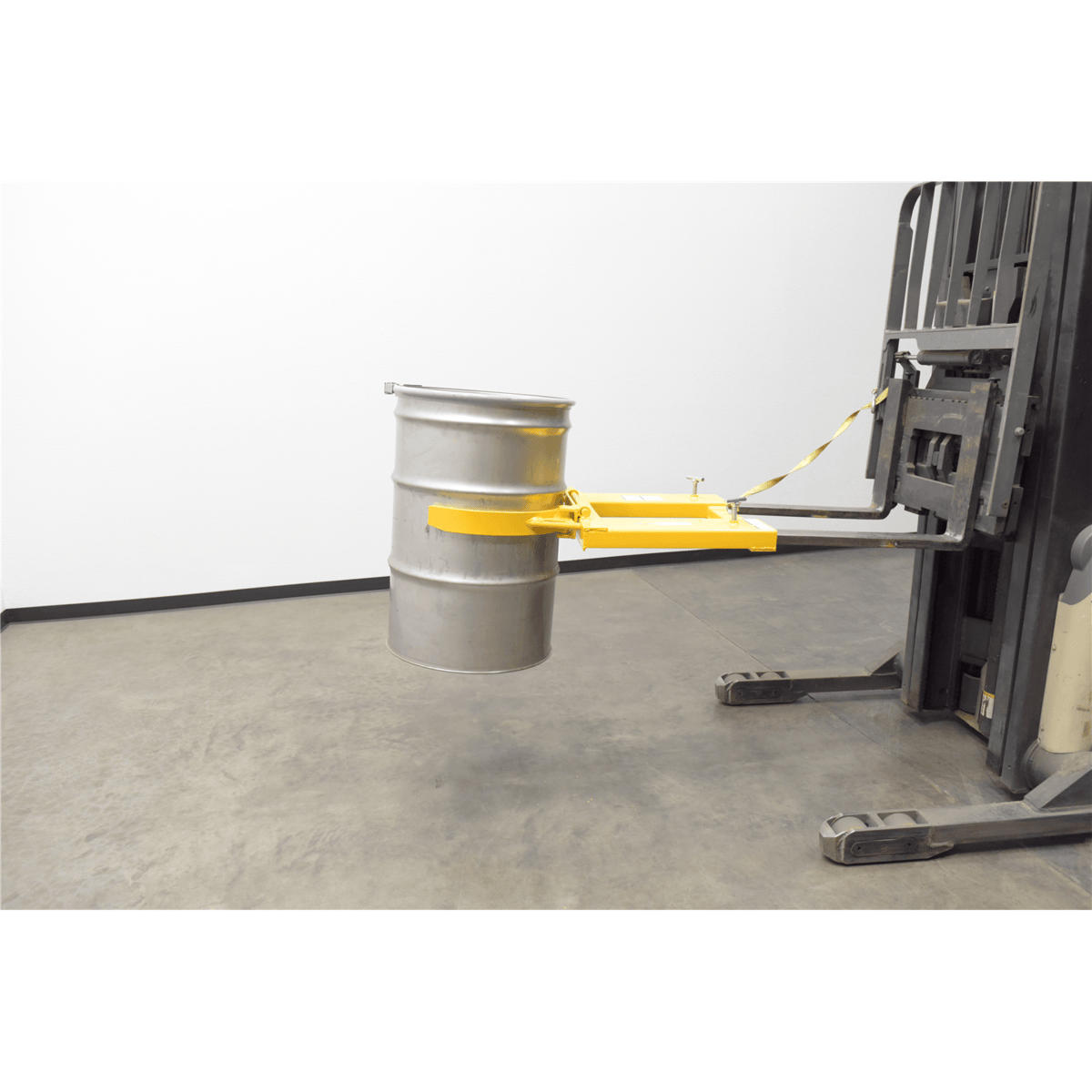 Vestil Steel Deluxe Single Drum Gripper 55 Gal 43-3/16 In x 28 In x 7-1/8 In 1500Lb Yellow DGS-55-D