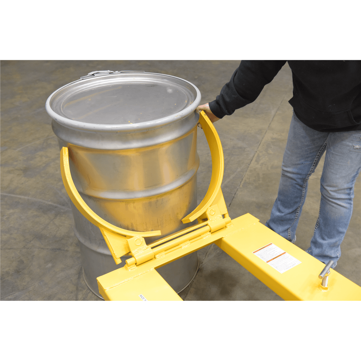 Vestil Steel Deluxe Single Drum Gripper 55 Gal 43-3/16 In x 28 In x 7-1/8 In 1500Lb Yellow DGS-55-D