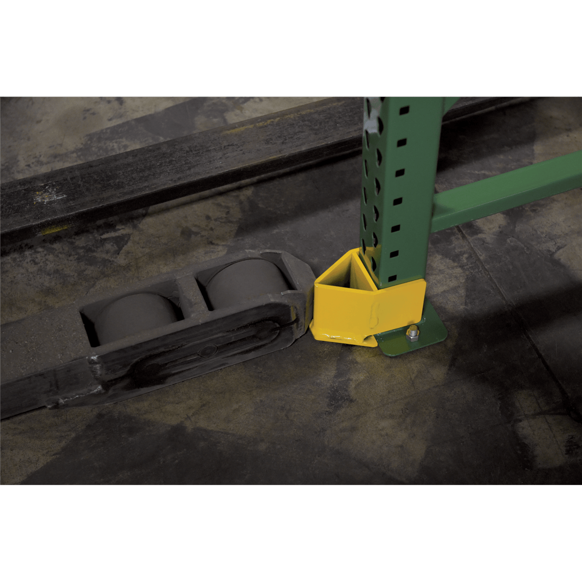 Vestil Steel Upright Rack Guard 7 In. x 5 In. x 5 In. Yellow G3-V4-YL