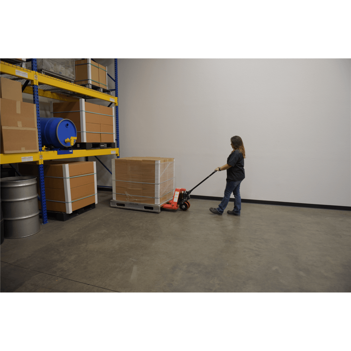 Vestil Steel Full Featured Pallet Truck 61-11/16 In. x 22 In. x 49 In. 5500 Lb. Red PM5-2048
