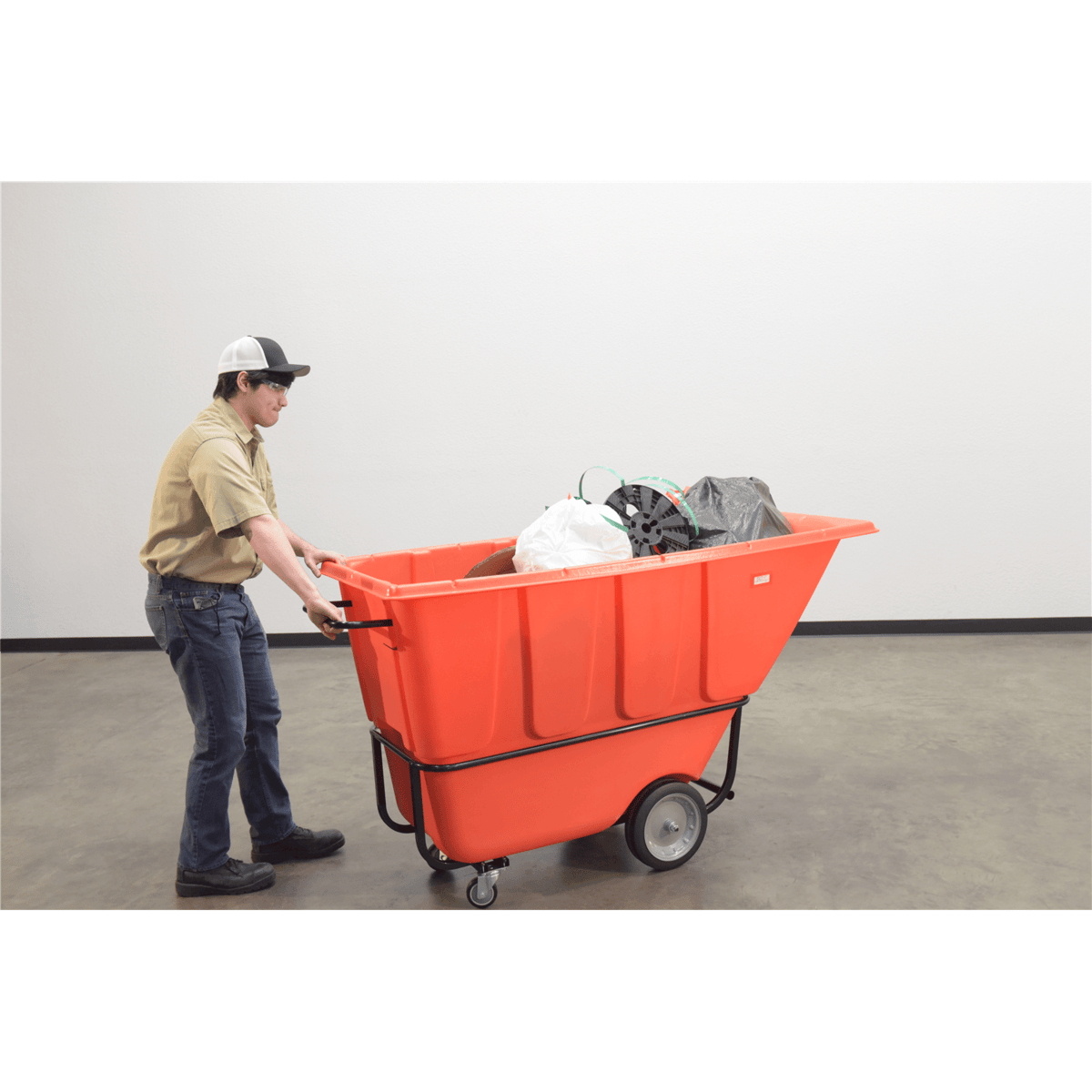 Vestil Plastic Medium Duty Tilt Truck 1 Cubic Yard 1250 Lb. Capacity Red TDT-100-MD-RED