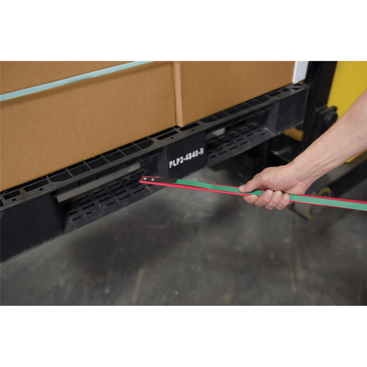 Vestil Fiberglass Pallet Want 52-3/4 In. Black WAND-3