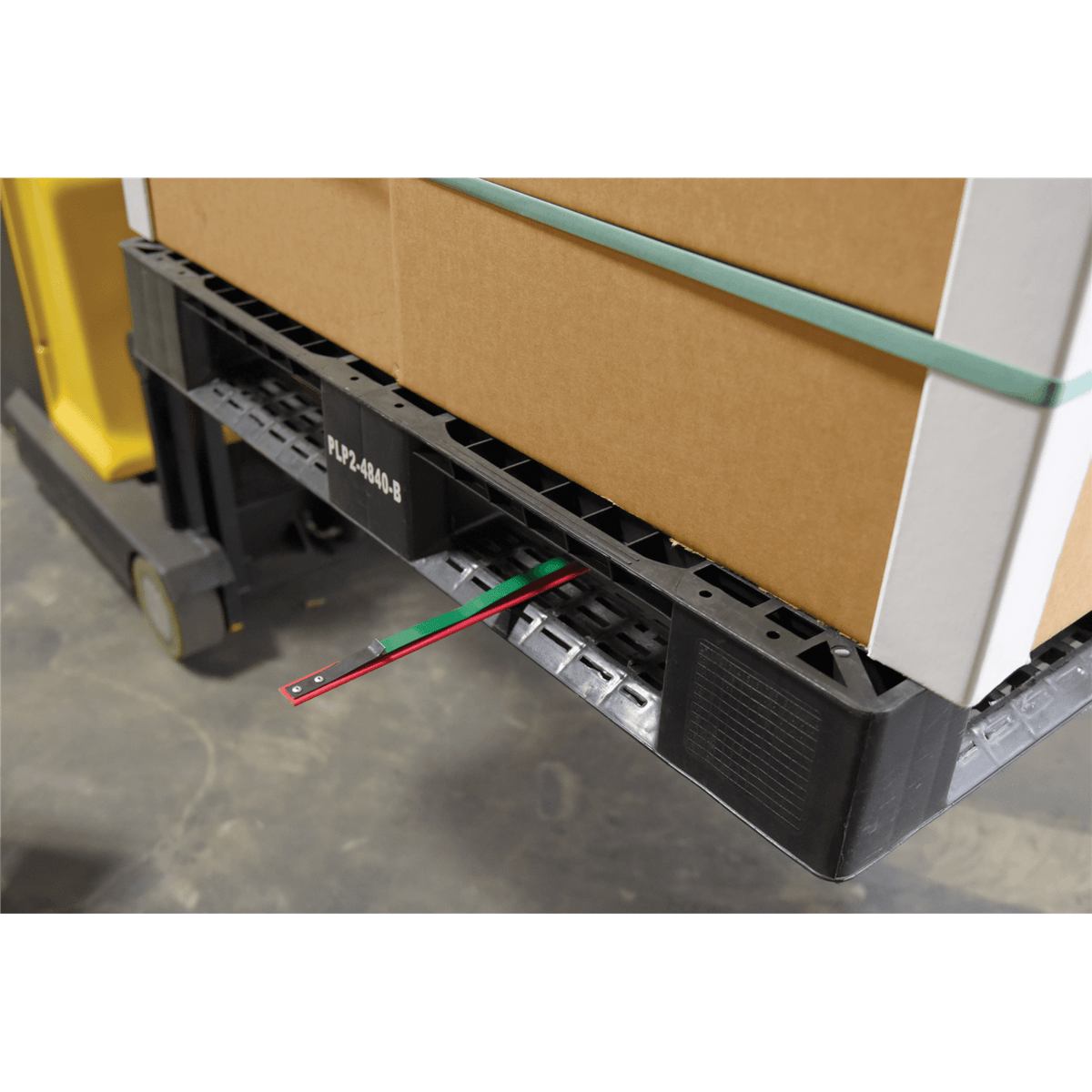 Vestil Fiberglass Pallet Want 52-3/4 In. Black WAND-3
