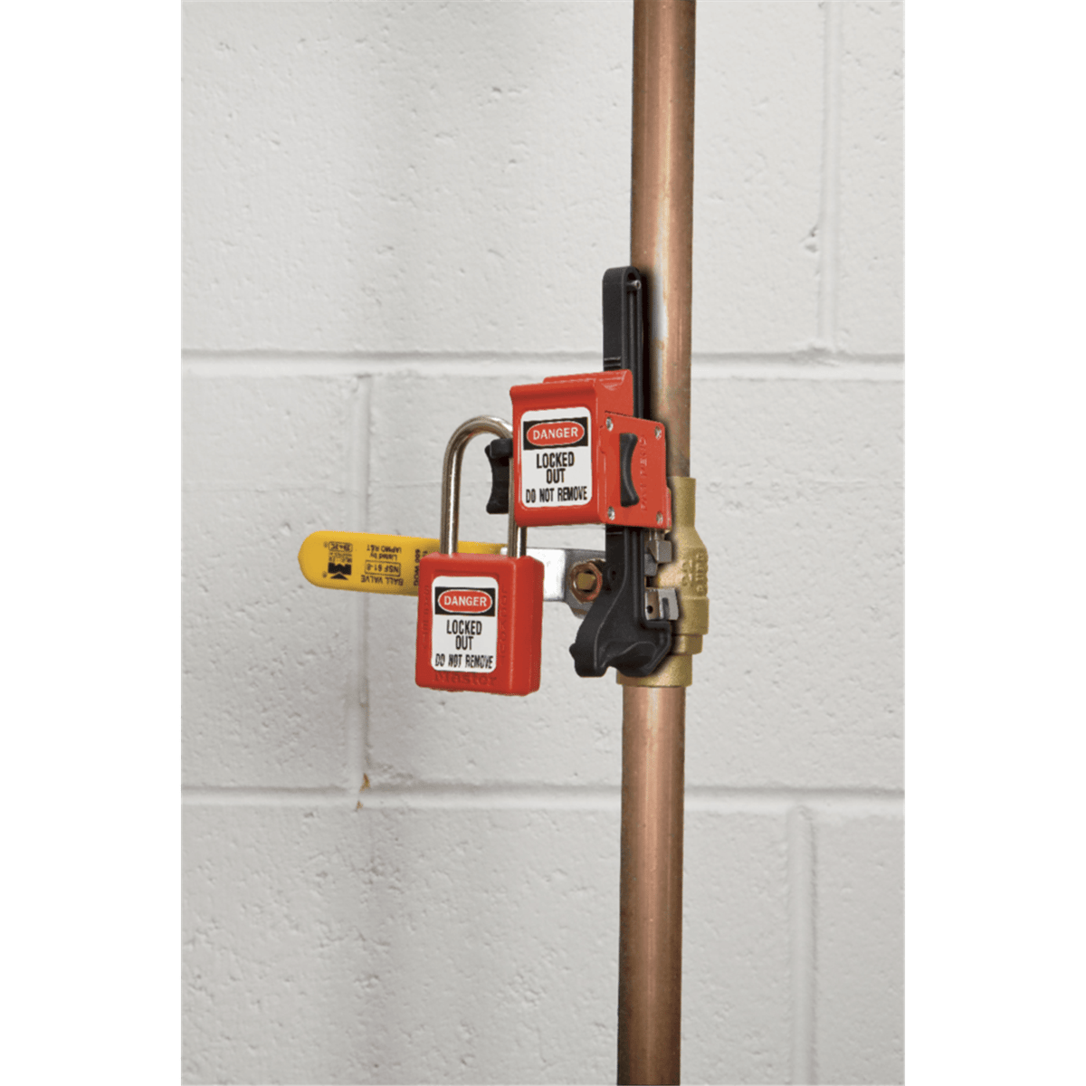 Master Lock® Seal Tight™ Handle-on Ball Valve Lockout, S3068