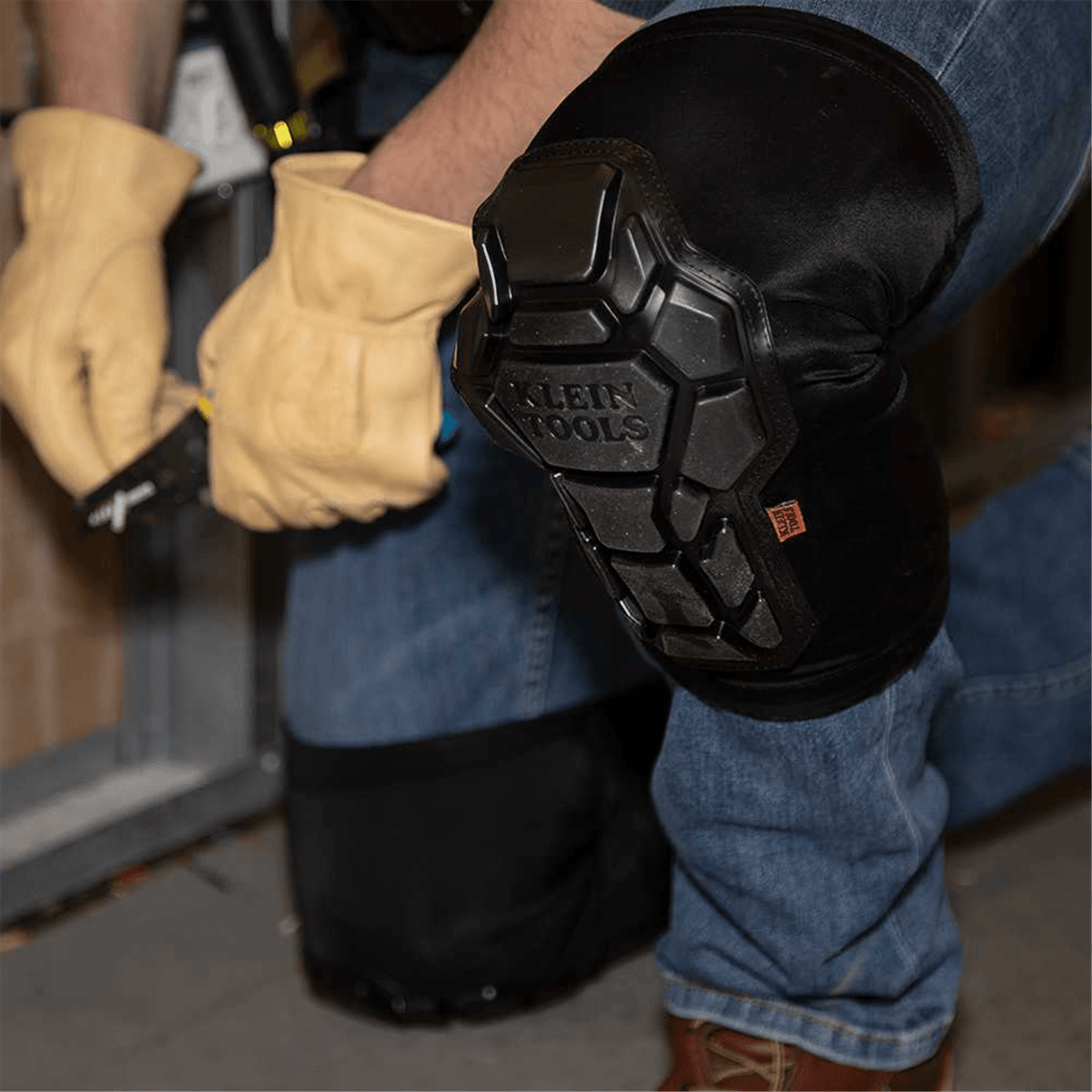Klein® Tools Heavy Duty Knee Pad Sleeves, S/M