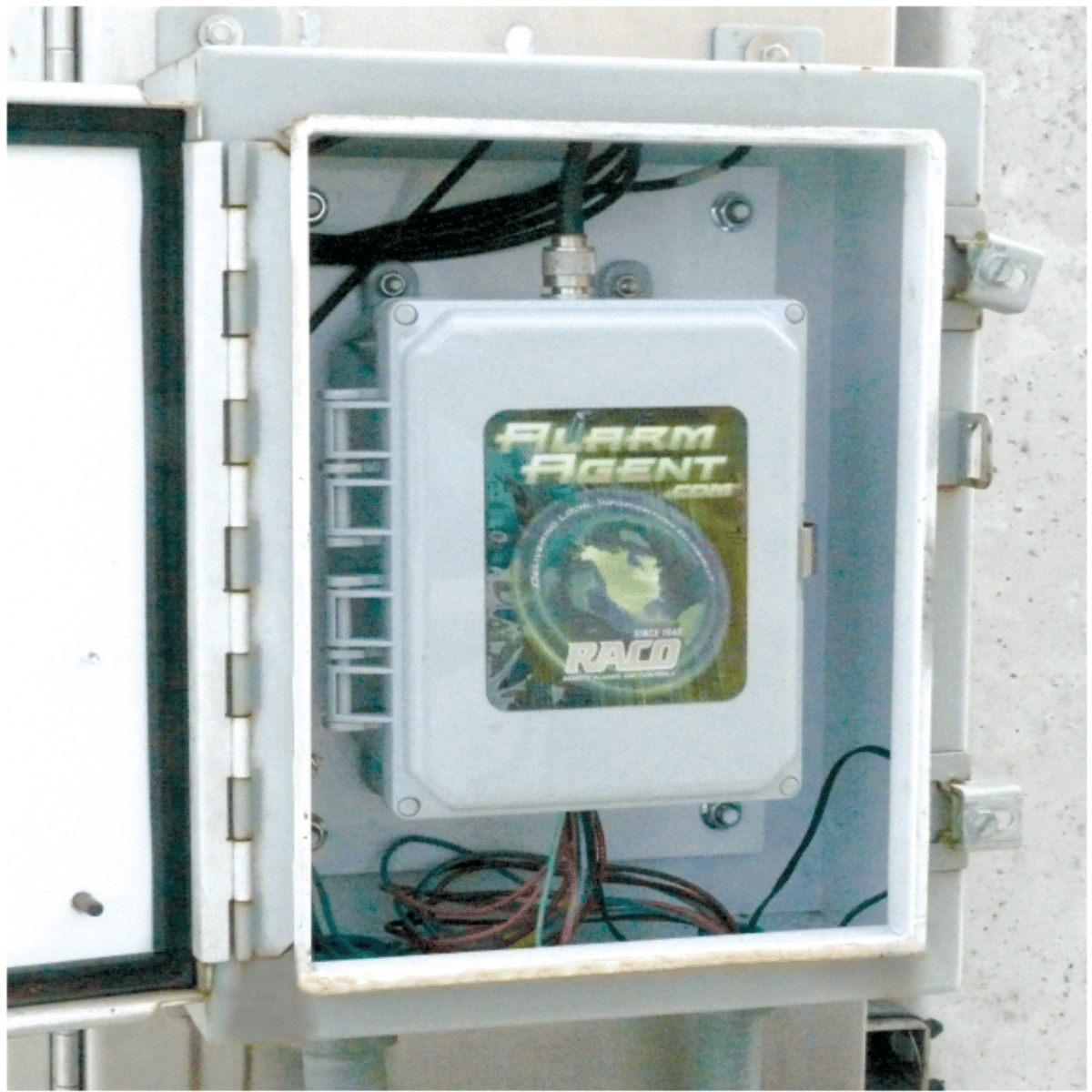 RACO® AlarmAgent™ Wireless RTU NEMA 4X Enclosure LTE AA-402NEMALTE