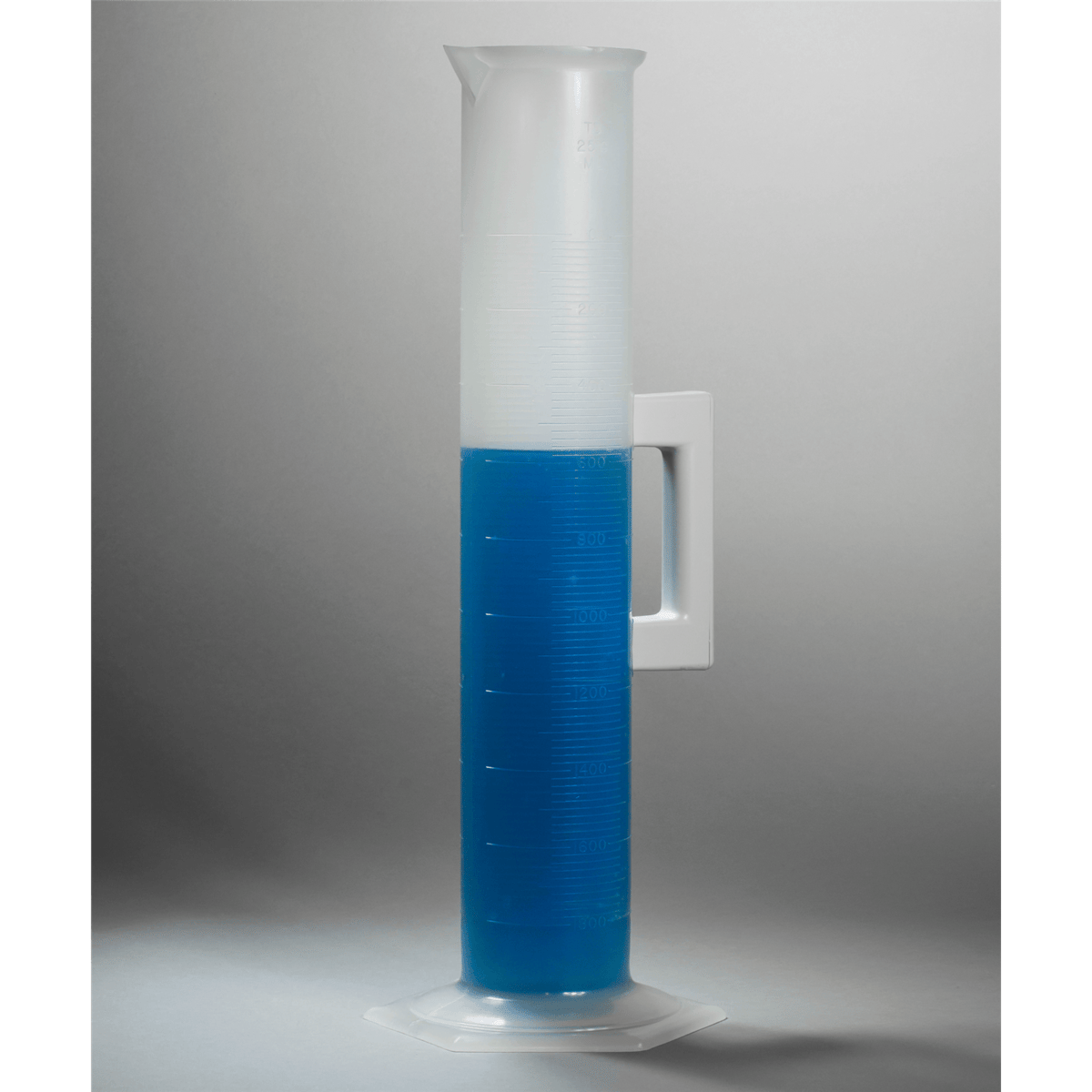 SP Bel-Art Holdfast 2000 mL Polypropylene Graduated Cylinder, 20 mL Graduation