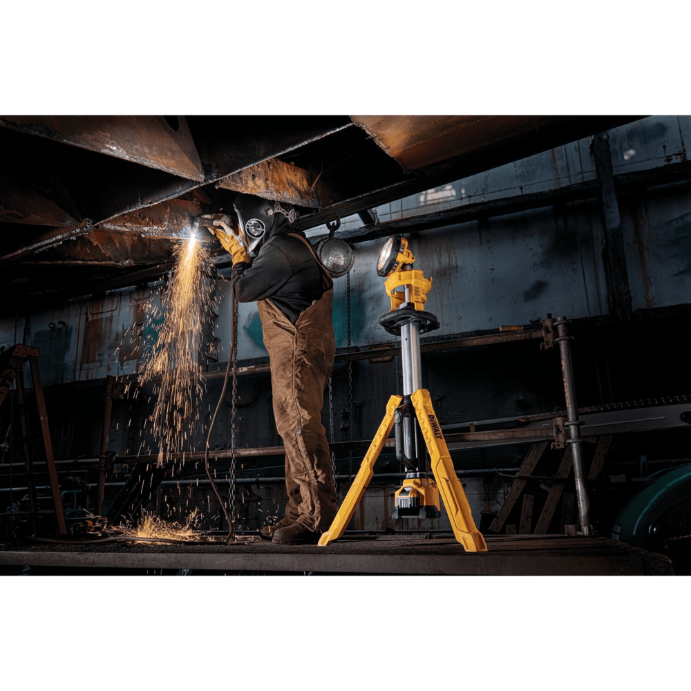 DEWALT 20V MAX Cordless Tripod Light Light Only